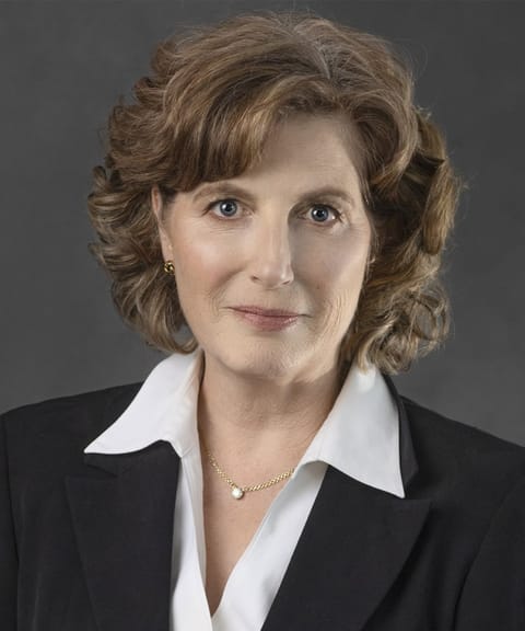 Headshot of Lucy Dalglish
