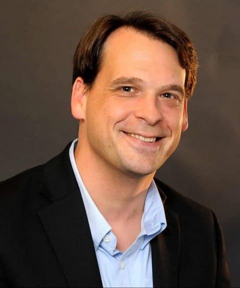 Headshot of Matt DeRienzo
